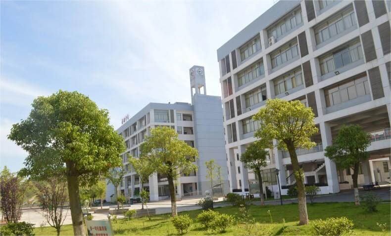 复读一年费用高不高？如何选择一个靠谱的学校？.jpg