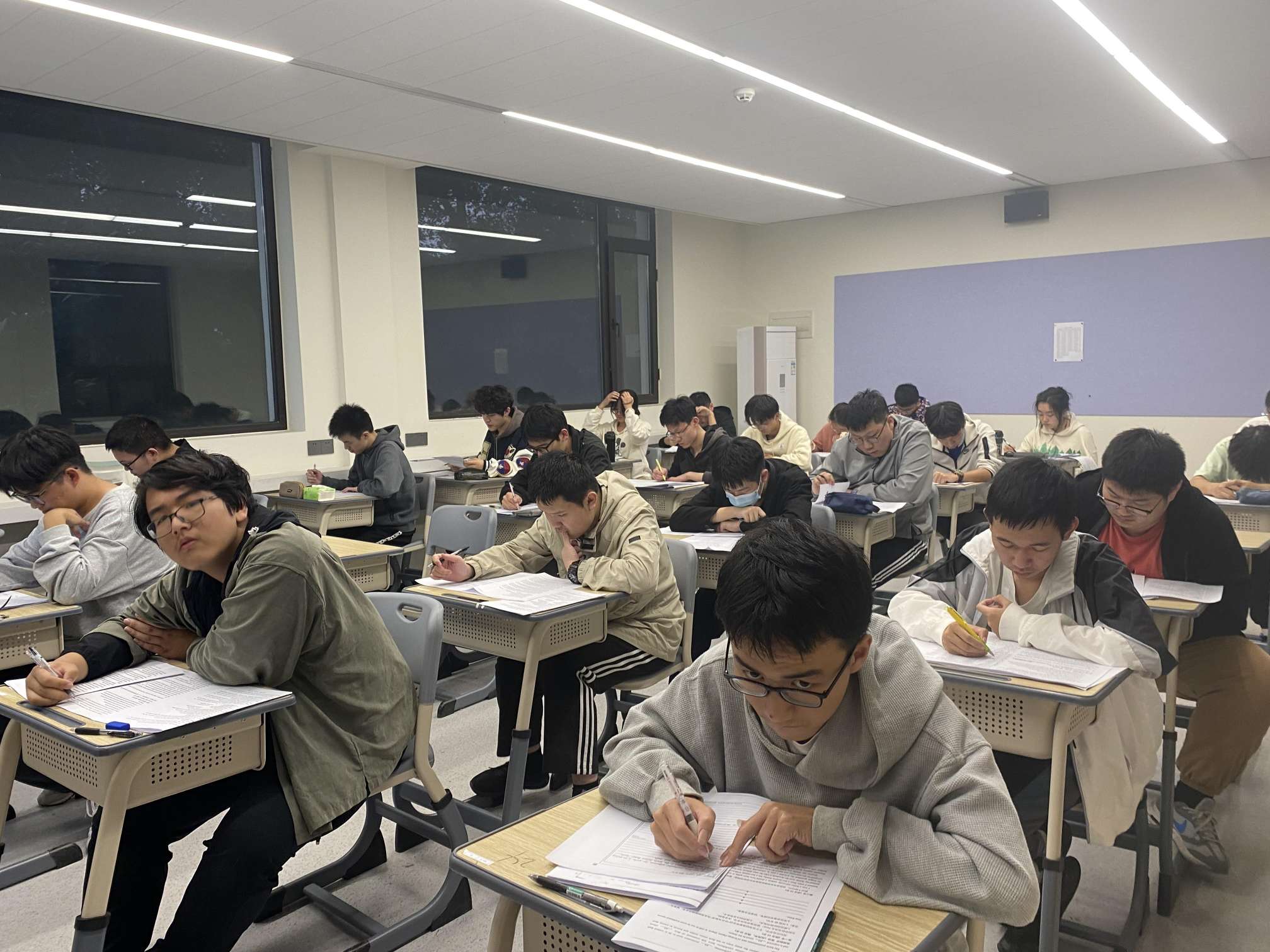 研究高考复读学校的管理模式：保证学生有效学习的方法是什么？