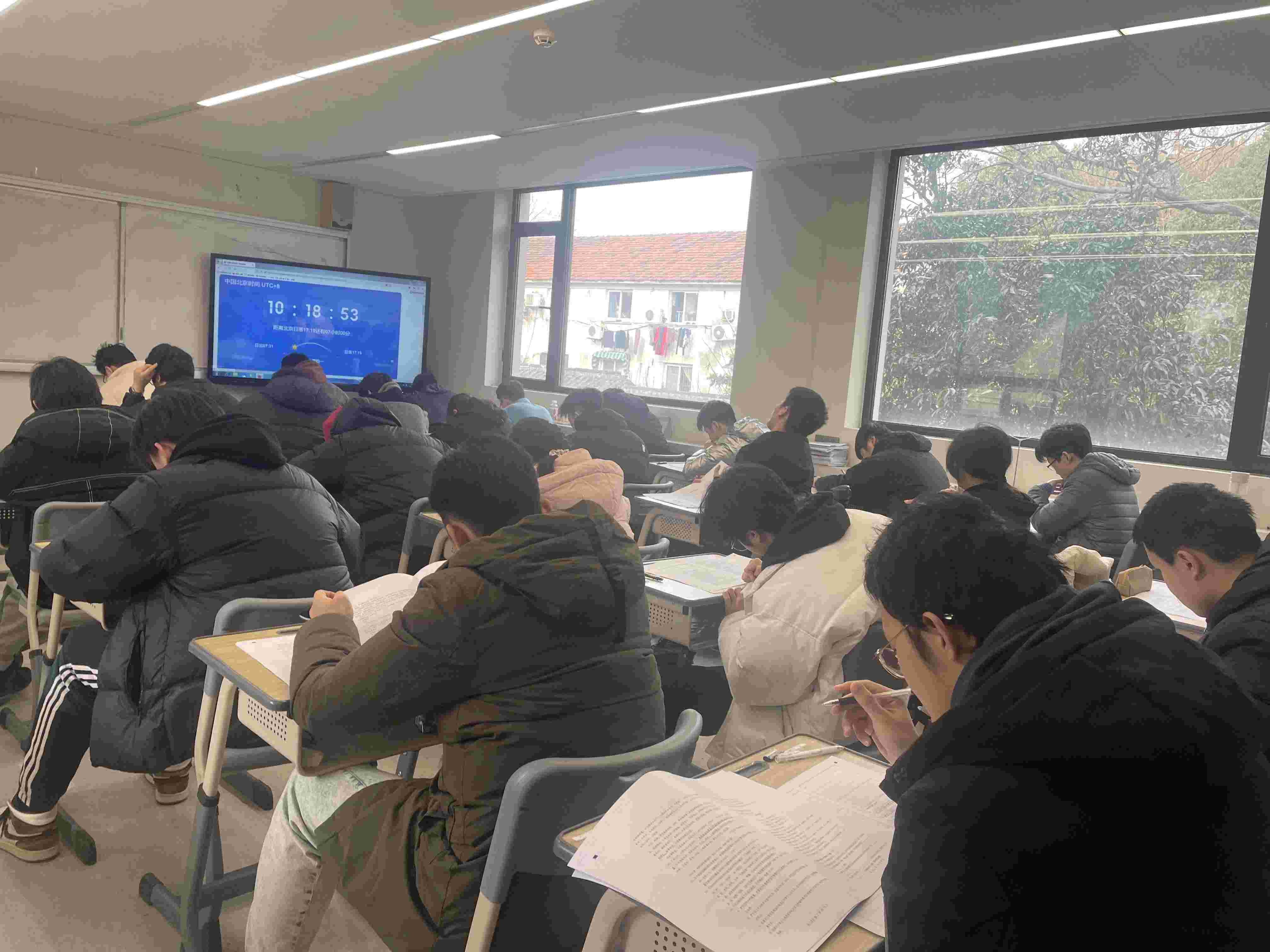 高中听力如何逆袭！学会这四个方法，只要你努力，就能创造复读生逆袭神话！
