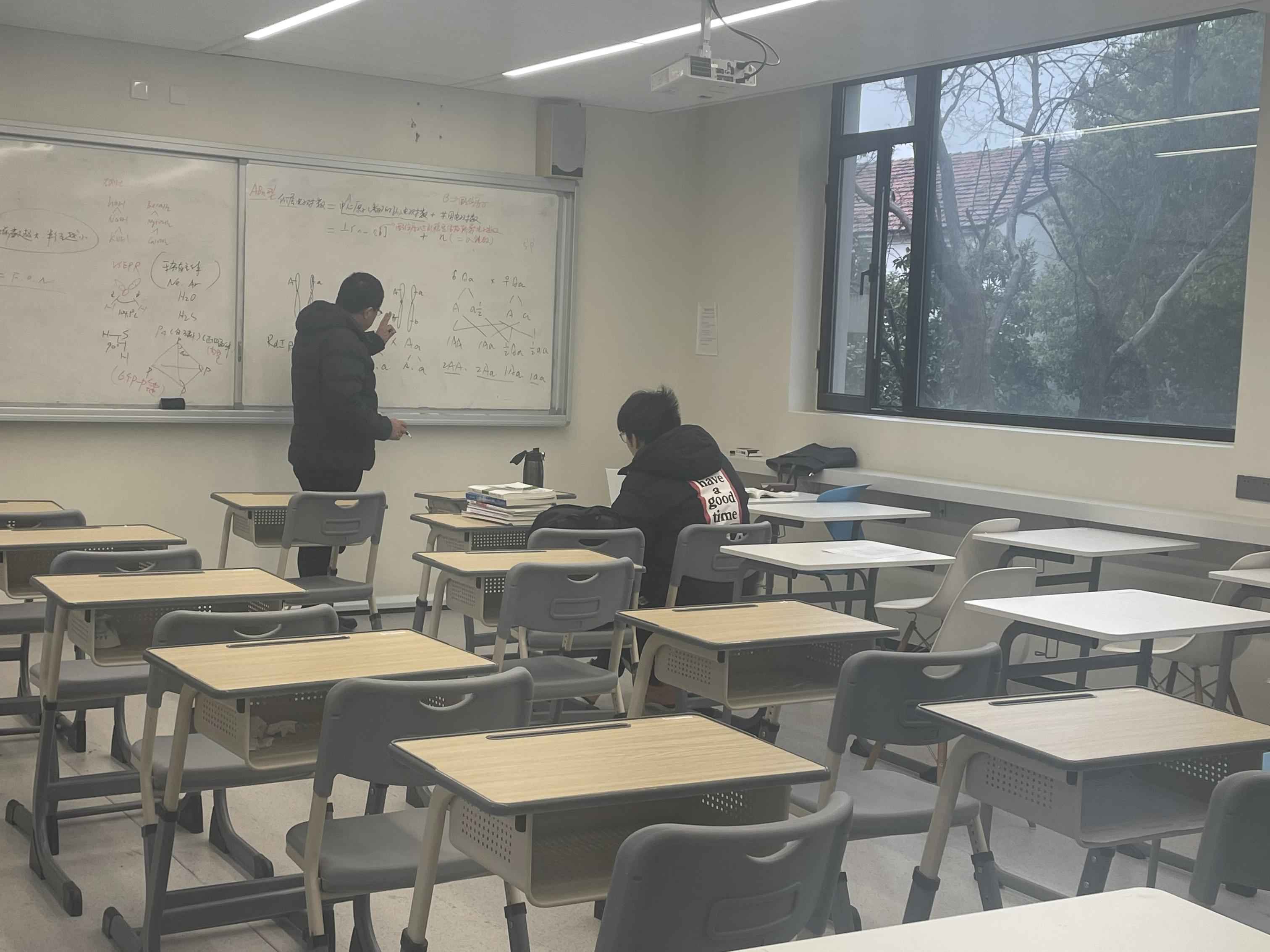 高考成绩不理想，我该复读吗？复读就一定能提高成绩分数吗？