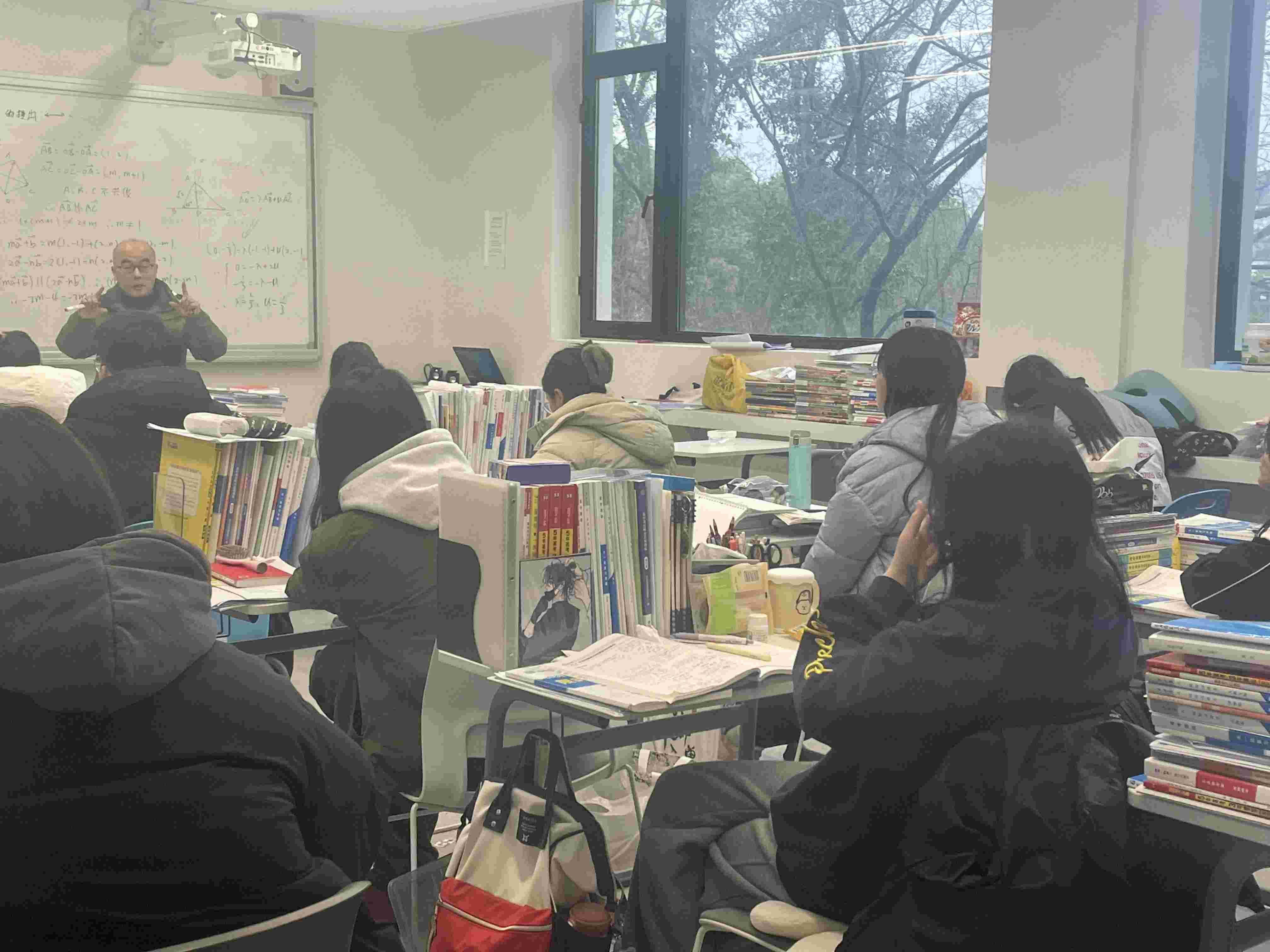 高考复读：如何强化训练与综合素质提升高考复读生