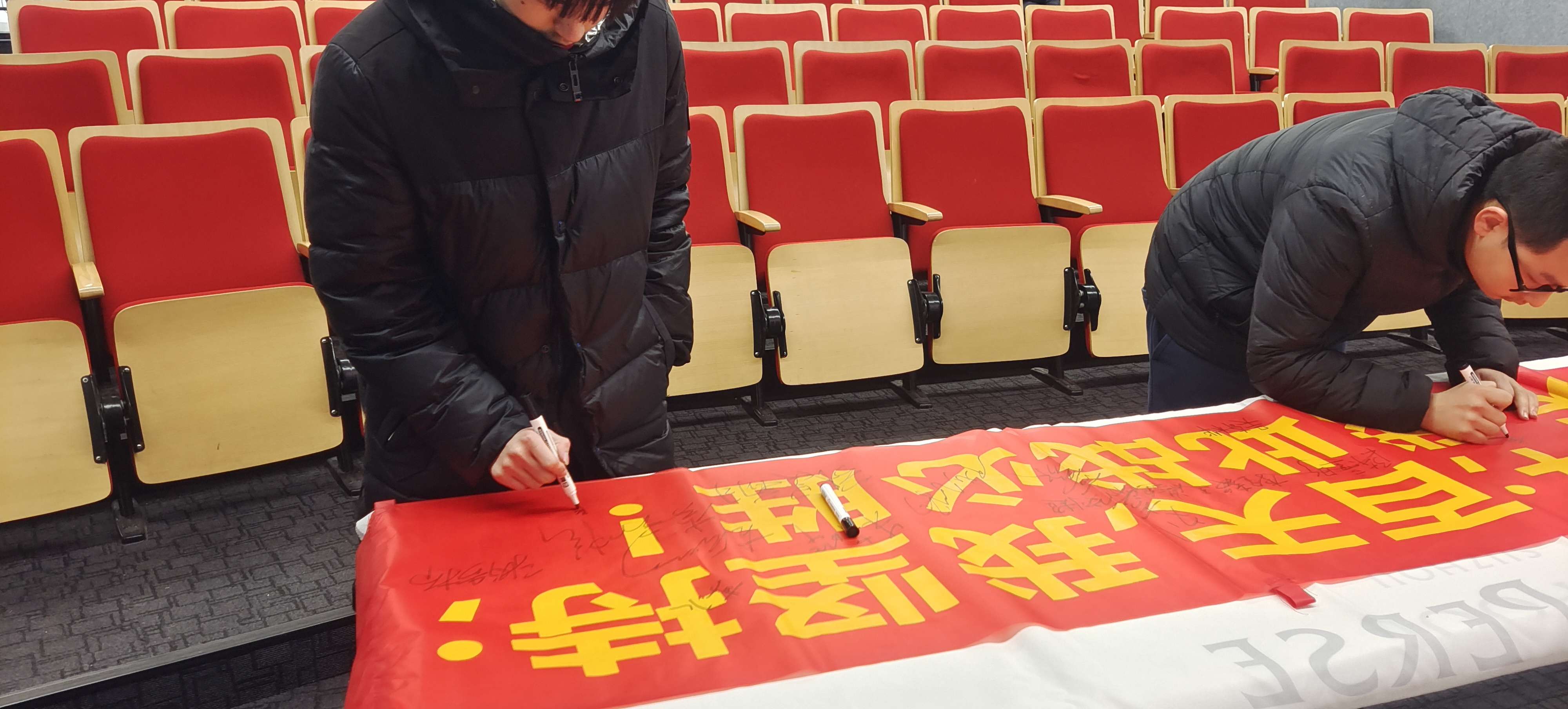 2025高考大变天!复读生减分政策实锤,优势不再! 2025高考大变天!复读生减分政策实锤,优势不再!